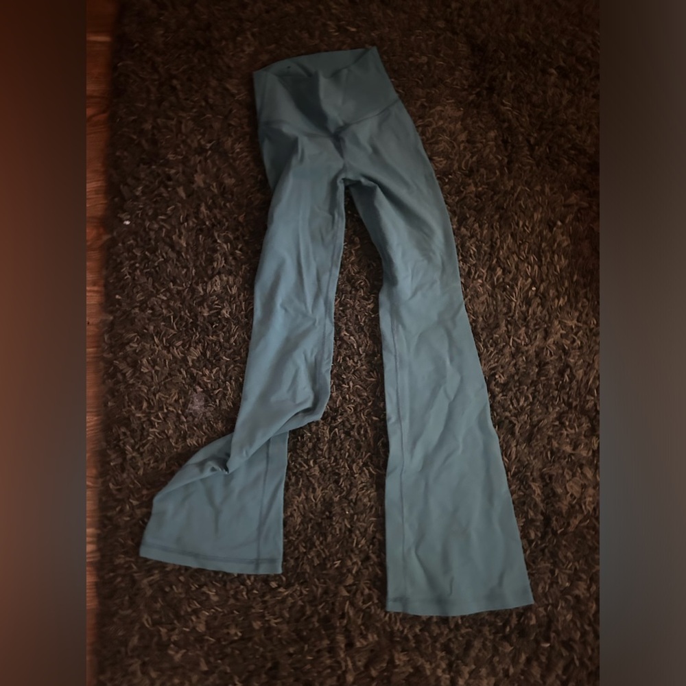 aritzia flare leggings
